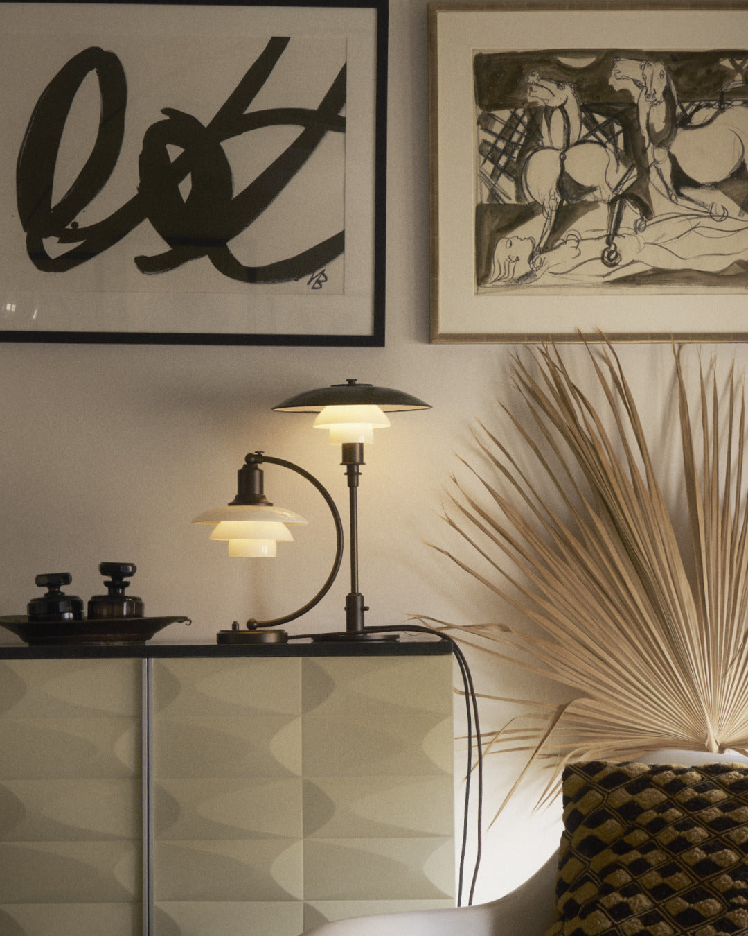 Louis PoulsenPH 2/2 Luna Aged Brass Opal Bordlampe