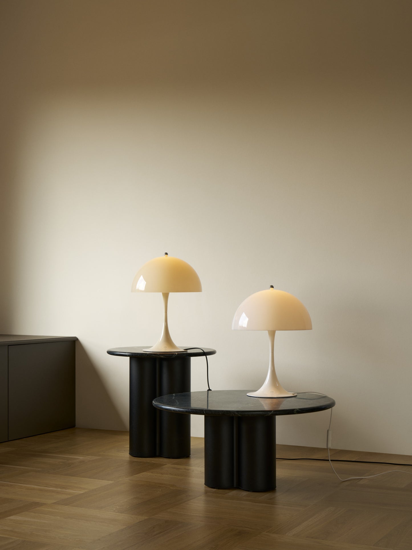 Louis Poulsen - Panthella 320 Bordlampe - Opal beige