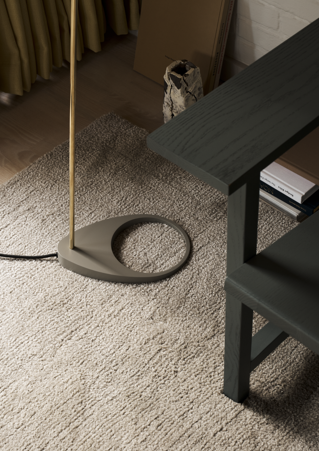 Louis Poulsen AJ Gulvlampe Brass/Warm Grey