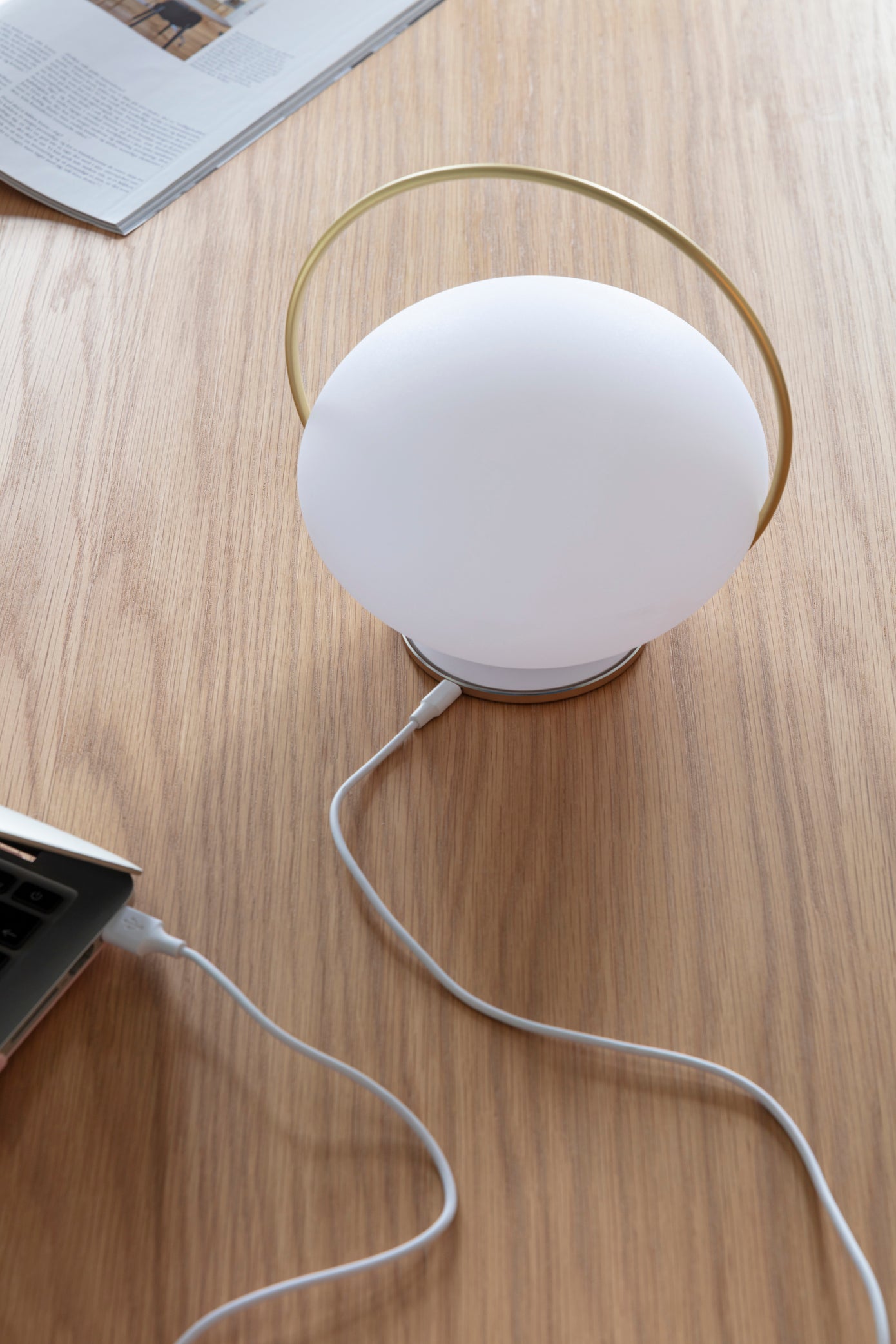 Umage Orbit Portable Bordlampe