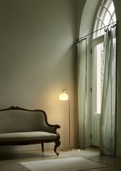Louis Poulsen - VL Ring Crown Gulvlampe – Brass / Opal Glass