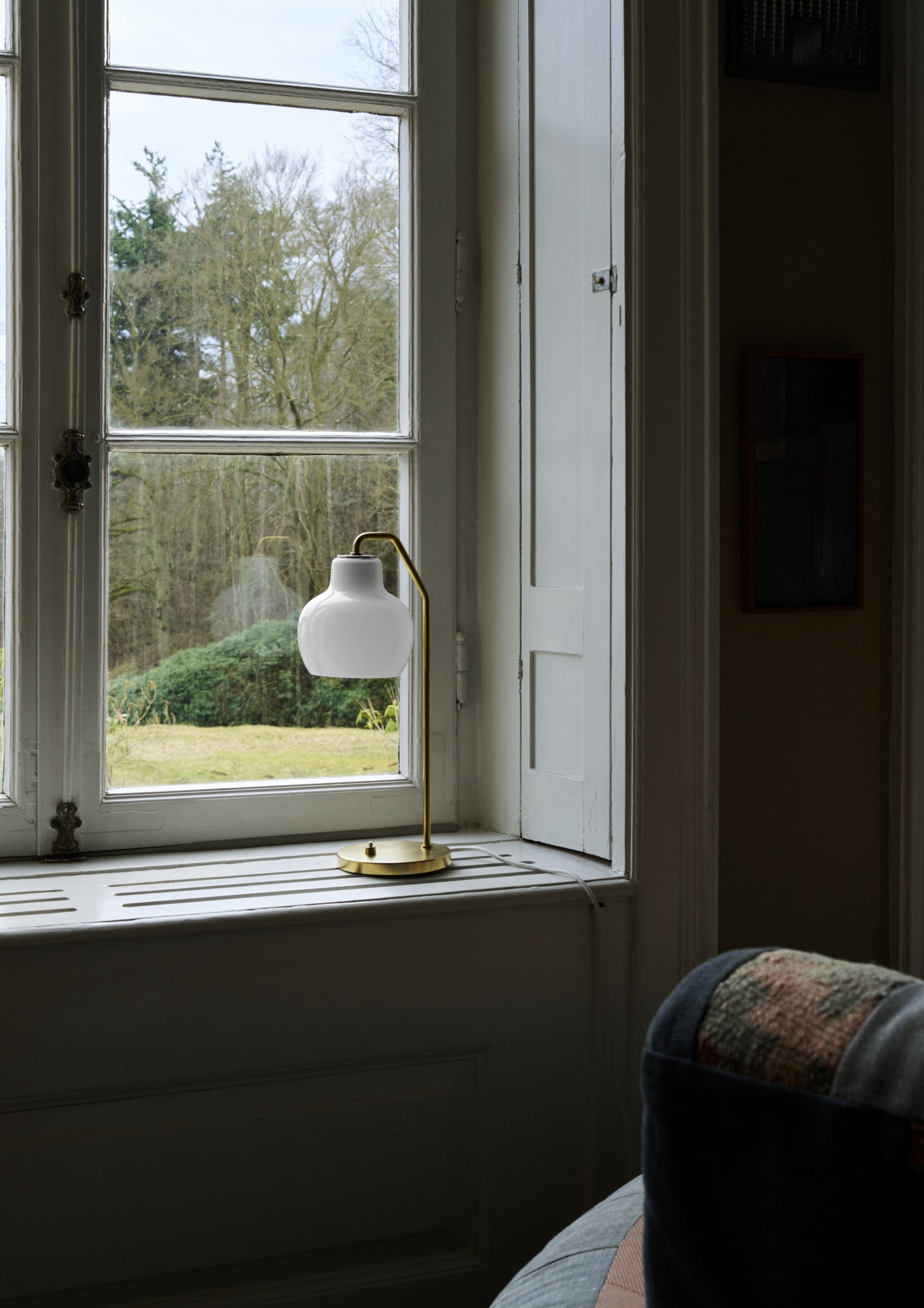 Louis Poulsen - VL Ringkrone Bordlampe – Brass / Opal Glass Ø150