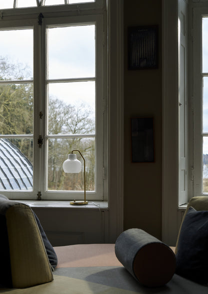 Louis Poulsen - VL Ringkrone Bordlampe – Brass / Opal Glass Ø150