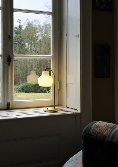 Louis Poulsen - VL Ringkrone Bordlampe – Brass / Opal Glass Ø150