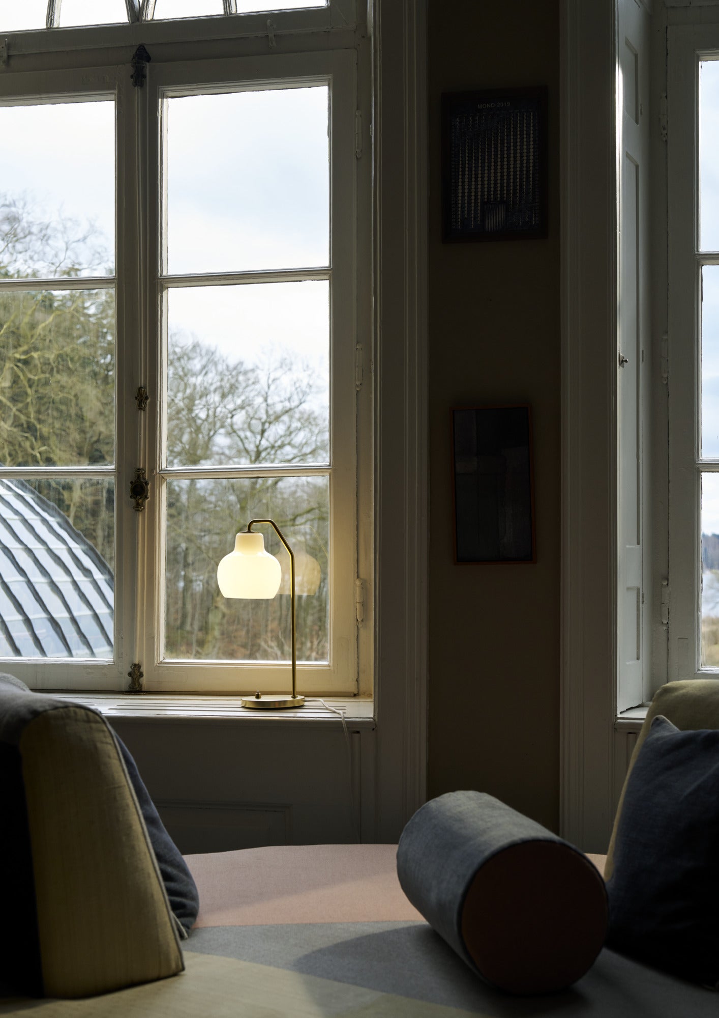 Louis Poulsen - VL Ringkrone Bordlampe – Brass / Opal Glass Ø150