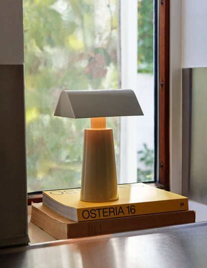 Caret MF1, Sidengrå, uppladdningsbar bordslampa