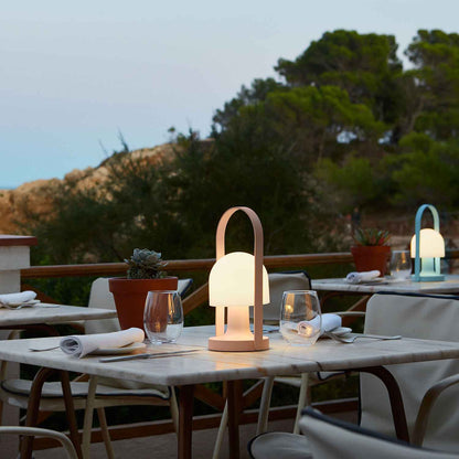 Marset Follow Me genopladelig bordlampe - Pale Pink