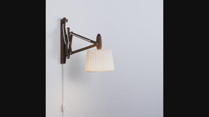 Le Klint Vägglampa, SAX, rökt ek, inkl. nyans 120XS