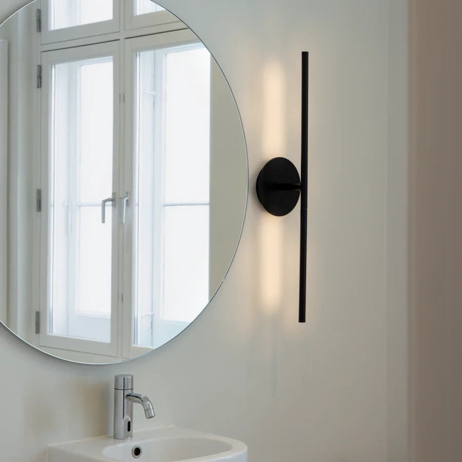 Umage Omni væglampe Medium - Sort