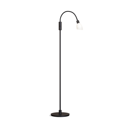 Herstal cut gulvlampe med 1 arm - opal glas og sort 